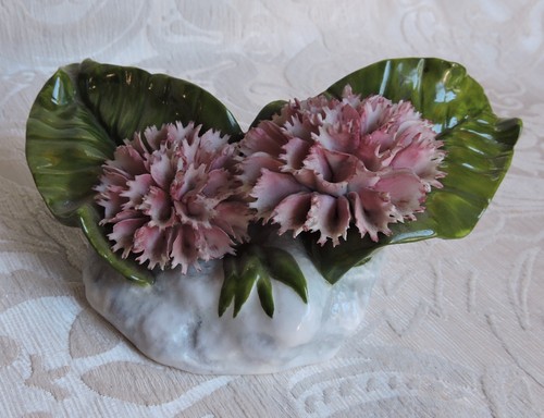 Royal doulton porcelain table - doulton,